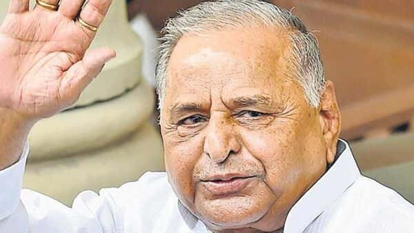 UP:-सुभाष चंद्र बोस के बाद मुलायम सिंह यादव के अतिरिक्त भारतीय राजनीति में शायद ही कोई ऐसा होगा जिसे नेताजी की उपाधि मिली 