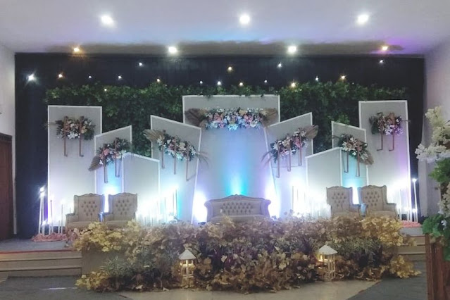 Sewa dekorasi pelaminan backdrop pernikahan gedung bekasi timur