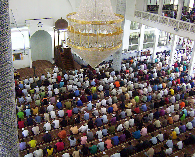 Hukum 3 Kali Tinggalkan Solat Jumaat Kerana Covid-19. Ini Jawapan Mufti Yang Ramai Tunggu.