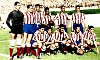 CLUB ATLÉTICO DE MADRID. Temporada 1955-56. Pazos, Martín, Heriberto Herrera, Hernández, Mújica y Ramón Cobo. Miguel, Molina, Escudero, Agustín y Collar. CLUB ATLÉTICO DE MADRID 9 🆚 HÉRCULES C. F. 0 Domingo 11/09/1955. Campeonato de Liga de 1ª División, jornada 1. Madrid, estadio Metropolitano. GOLES: ⚽1-0: 32’, Escudero. ⚽2-0: 37’, Escudero. ⚽3-0: 41’, Molina. ⚽4-0: 47’, Molina. ⚽5-0: 54’, Miguel. ⚽6-0: Miguel. ⚽7-0: 70’, Molina. ⚽8-0: 83’, Escudero. ⚽9-0: 87’, Collar.