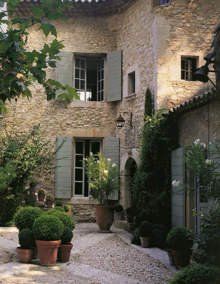 Wonderful French Courtyard Content in a Cottage