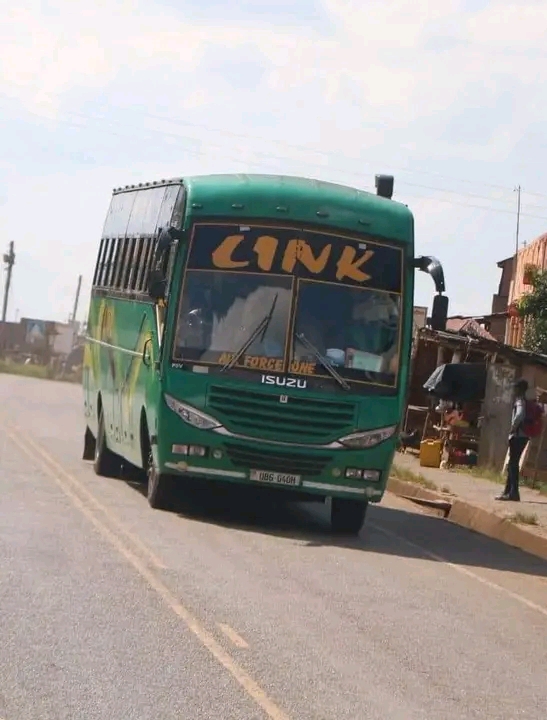 LINK BUS DRIVER HAS PARKED THE BUS ON KASESE RD SIDE AND DIED