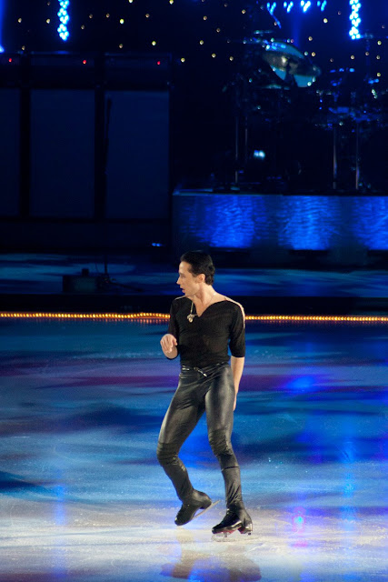 Johnny Weir. Photo © Paula Hughes @ Binky's Johnny Weir Blog.