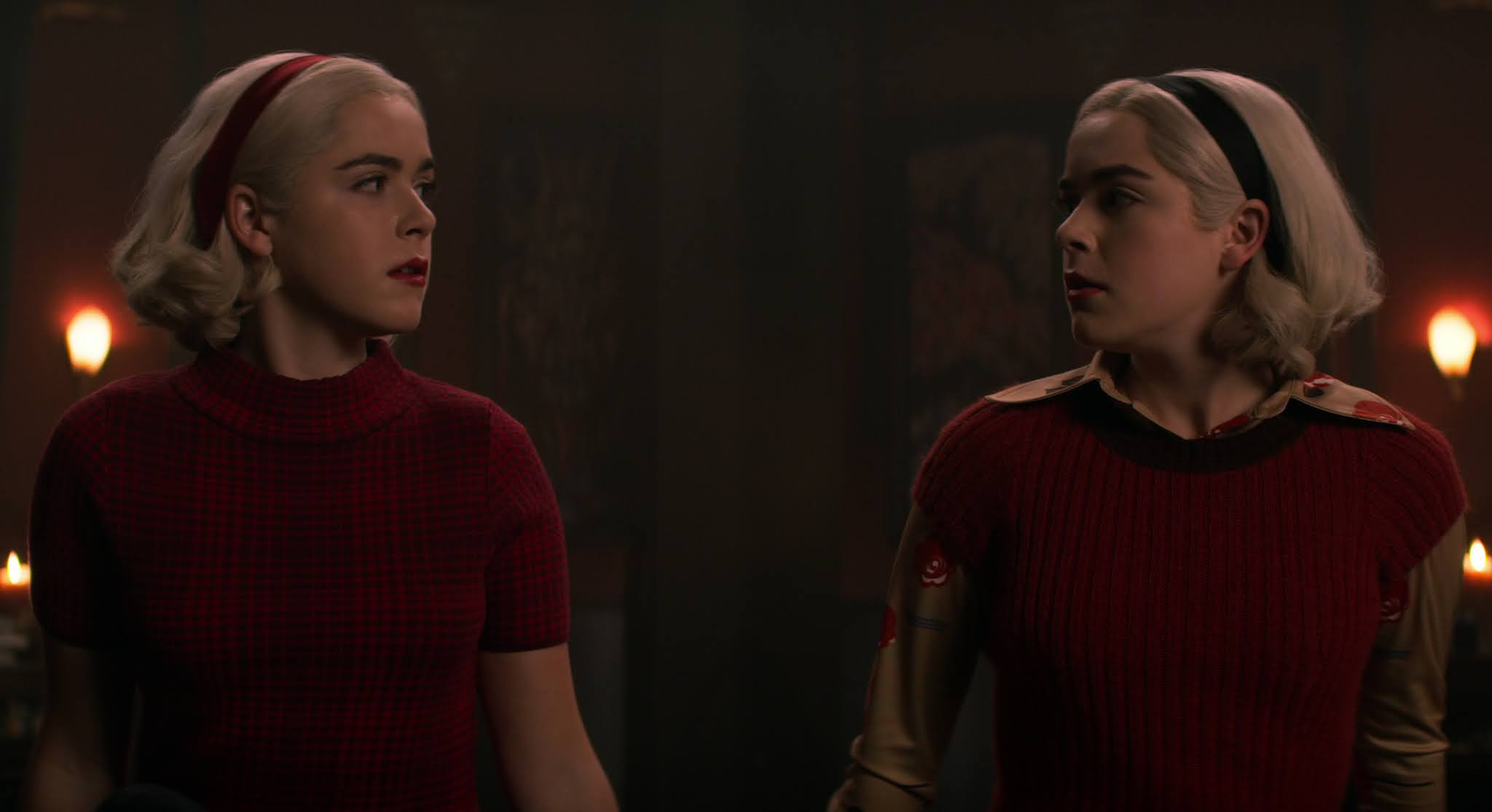 Las dos Sabrinas se encuentran en Chilling Adventures of Sabrina