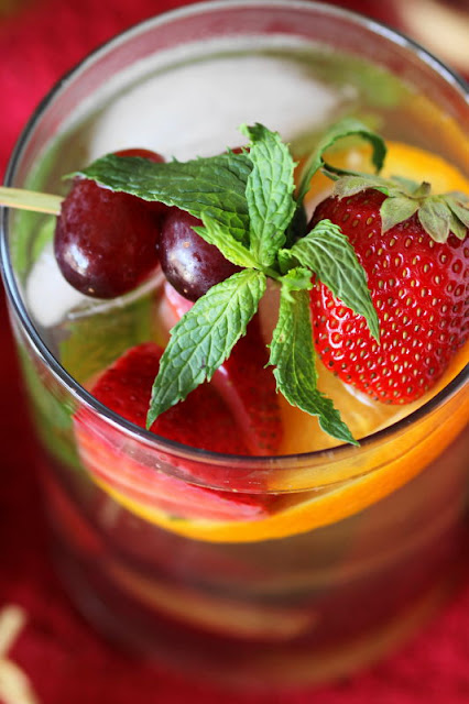 Looking for a exceptional imbibe process for your piffling ones Virgin White Sangria