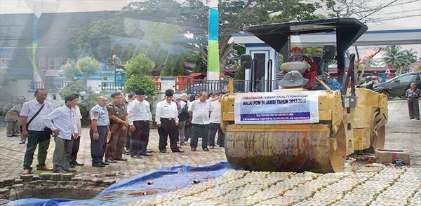 BPOM Musnahkan 7,3 Miliar Obat Tradisional Di Karawang cream muka  cream pemutih yang aman  krim pemutih yang aman  cream pemutih kulit  apoteker  cream muka yang aman  cream wajah yang bagus dan aman  bedak pemutih yang aman  bpom kosmetik  jual cream sari  pemutih wajah yang aman menurut bpom  cream pemutih aman  cream wajah aman  krim pemutih wajah yang bagus dan aman  krim wajah aman  cream wajah yang aman menurut bpom  krim muka yang bagus  cream muka yang bagus dan aman  website bpom  krim pemutih wajah yang aman menurut bpom  cek no pom  kosmetik yang terdaftar di bpom  krim pemutih aman  produk kecantikan yang aman  kosmetik pemutih yang aman  cream pemutih wajah yang aman bpom  makanan  cream wajah bpom  cream pemutih wajah yang terdaftar di bpom  obat  BPOM