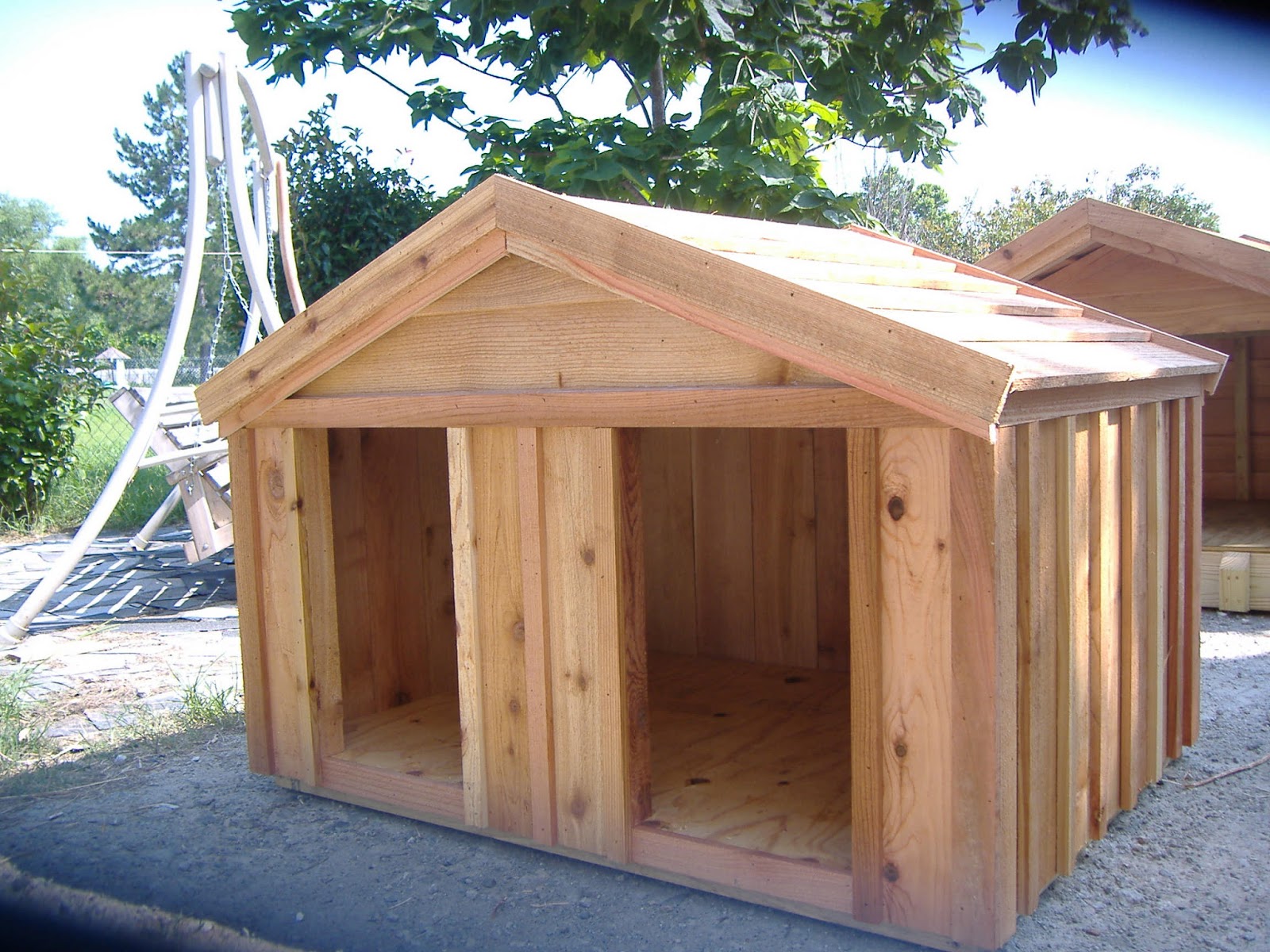 we build c ustom large wooden dog houses to any size www 