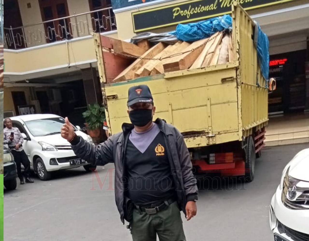 Polisi dan Perhutani Amankan 2 Truck Kayu Jati Curian