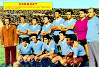 SELECCIÓN DE URUGUAY - Temporada 1964-65 - Rafael Milans (seleccionador), Mario Omar Méndez, Omar Caetano, Nelson Pedro Chabay, Jorge Manicera,  Roberto Gil, Walter Taibo y Cocito (masajista); José Eusebio Urruzmendi, Pedro Virgilio Rocha, Héctor Jesús Silva, Vladas Douksas y Danilo Meneses - SELECCIÓN DE URUGUAY 2 (Héctor Silva, Pedro Virgilio Rocha) SELECCIÓN DE PERÚ 1 (Jesús Peláez) - 13/06/1965 - Campeonato del Mundo de 1966, fase de clasificación - Montevideo, Uruguay, estadio Centenario