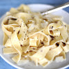 Pasta Dinner Party Menu / Hostess With The Mostest: Hosting A Stress-Free Italian ... / This italian pasta bar is an easy and fun way to entertain guests, or even just to make family dinner extra special.