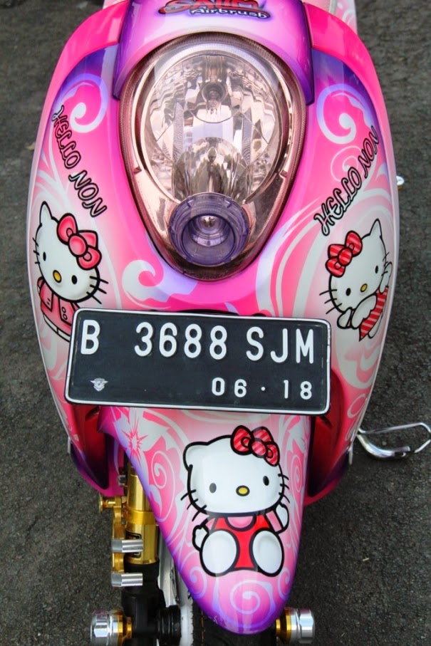 Modifikasi Honda Scoopy Tema Hello Kitty