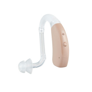 左右兼用の耳かけ型補聴器の写真。左右どちらにも使えるが、耳栓とチューブをつなげることで、左右どちらかに決まる。