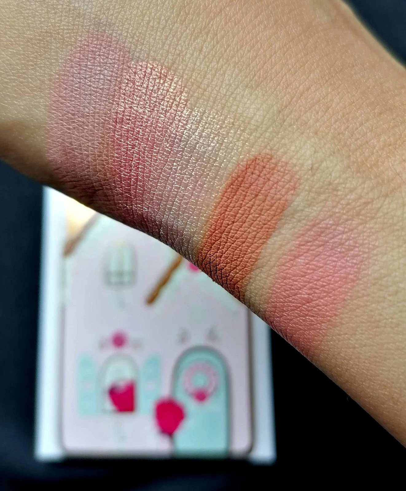 Gingerbread Lane de TOO FACED > swatch & male up