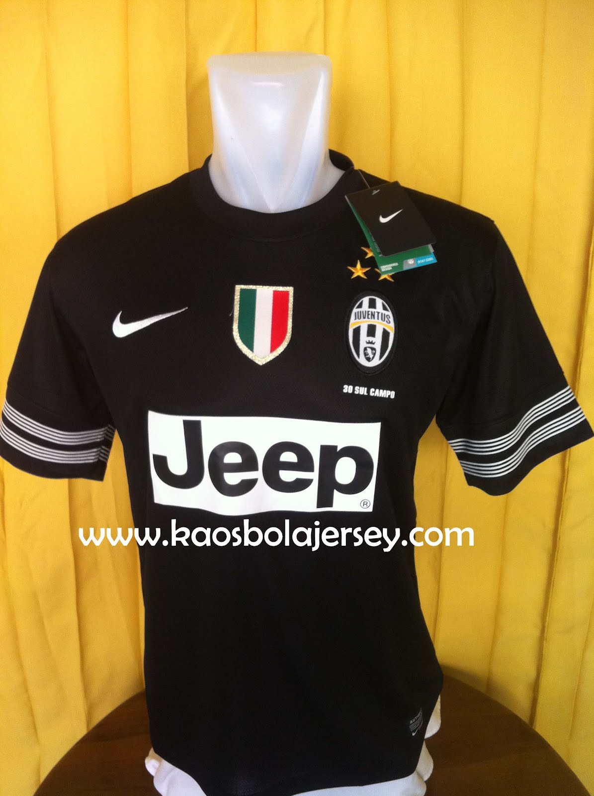  Kaos  Bola Juventus  Away 2012 2013