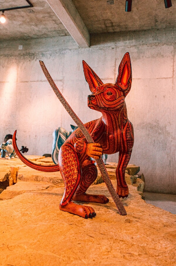 11-Pelota-Mixteca-2-Animal-Sculptures-Jacobo-and-Maria-Angeles-www-designstack-co