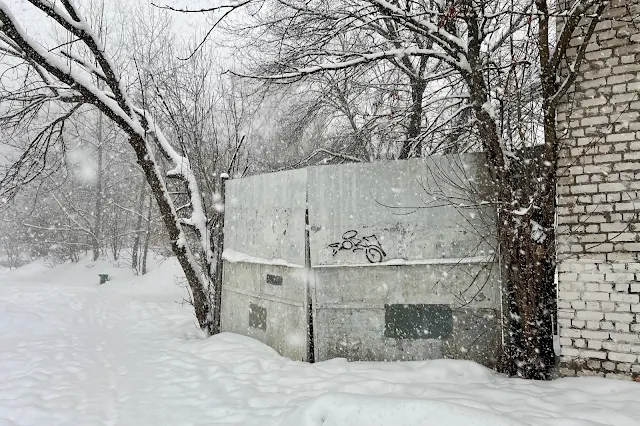 Пулковская улица, Конаковский проезд, дворы, бывший «Опытный завод со специальным бюро» (ОЗСБ)