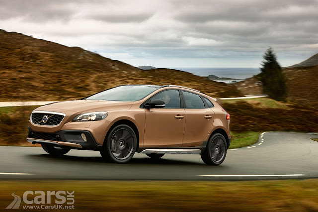 Volvo V40 size photo