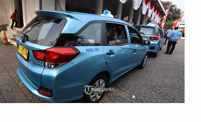 Taksi Blue Bird Gratis