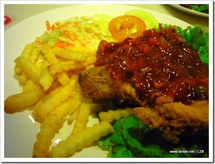 Life Thru The Lens: Chicken Chop @ Hailam Kopitiam
