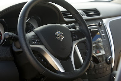 2011 Suzuki Kizashi Sport Steering Wheel View