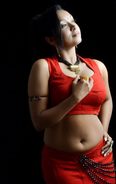 Actress Vaishali Navel Show Photos