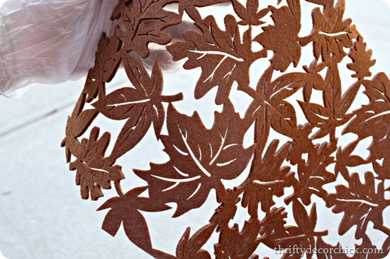 leaf tablerunner
