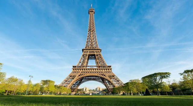 Eiffel tower is found in which country?
