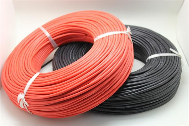 Kabel merah dan hitam