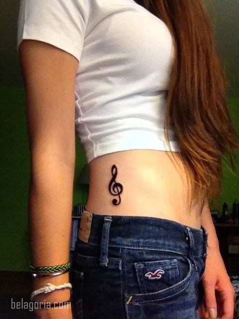 Vemos la foto de un Tatuaje musical