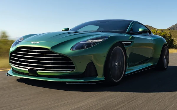 Novo Aston Martin DB12 revelado com motor Mercede-AMG V8