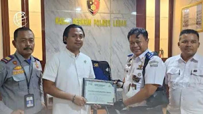 Satreskrim Polres Lebak mendapatkan penghargaan dari Kementerian Perhubungan (Kemenhub).