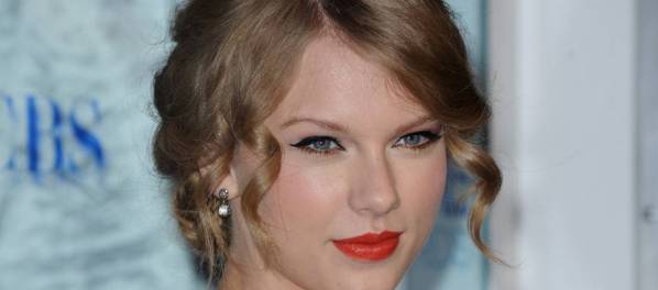 taylor swift dress people. Taylor Swift latest pics at