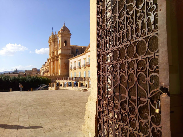 Side view, Noto cathedral