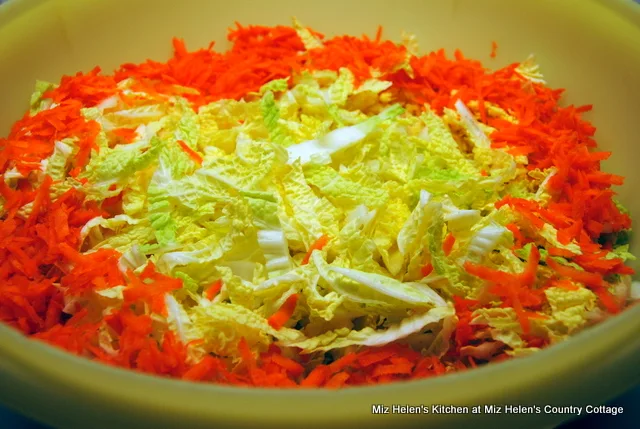 Thai Chicken Salad With Peanut Dressing at Miz Helen's Country Cottage