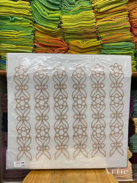 Sticker hotfix rhinestone DMC 6 jalur aplikasi tudung, bawal & fabrik pakaian motif islamik segi enam seamless warna gold