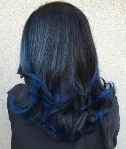 rambut warna biru