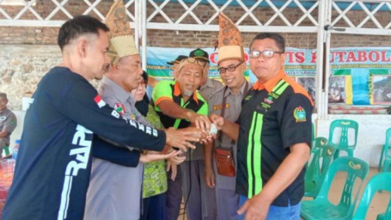 RAPI Gelar Halal Bihalal di Pantai Wisata Batu Hoda Tigaras