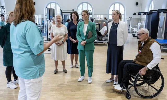 Zara green trousers. Crown Princess Victoria wore a green lapelless fitted blazer by Zara