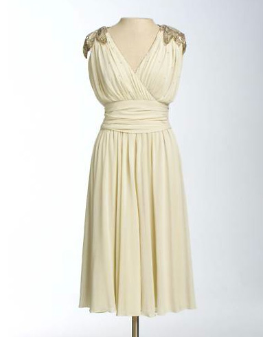 Oh my goodness this 1940'sstyle vintage wedding dress is available on ebay