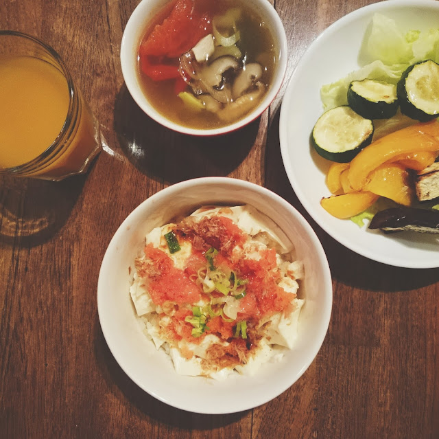 ズボラ飯の、超簡単めんたいこ豆腐丼をやってみたよ。