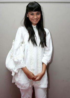 Indonesian celebrity pics: shireen sungkar cute #1