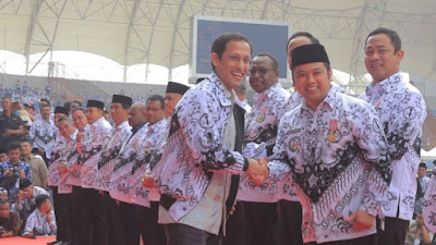 WaliKota Tangerang Terima Anugerah Dwija Praja Nugraha