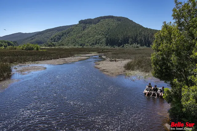 Estero San Ramón y el Potrero en la provincia de Valdivia, en la región de Los Ríos, Chile.