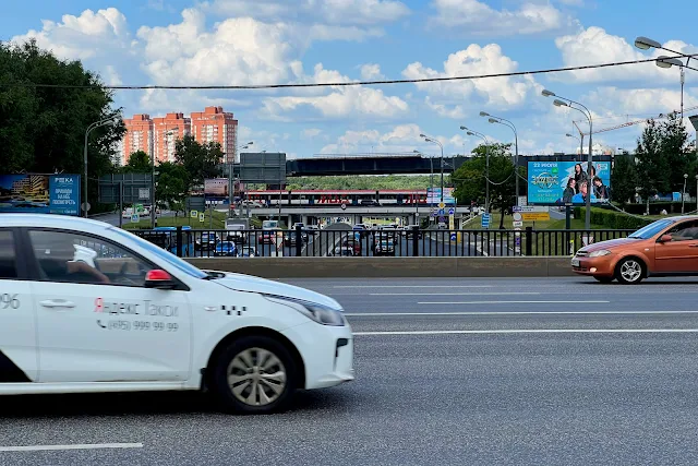 2-й Минский путепровод, Рублёвское шоссе, путепровод Смоленского направления Московской железной дороги, строящаяся эстакада Северного дублера Кутузовского проспекта