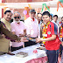 नजर के चश्मे और साइकिलें वितरित