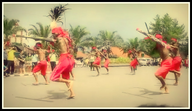 Tari Cakalele Tarian Tradisional Dari Maluku Utara 