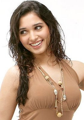 tamanna boobs