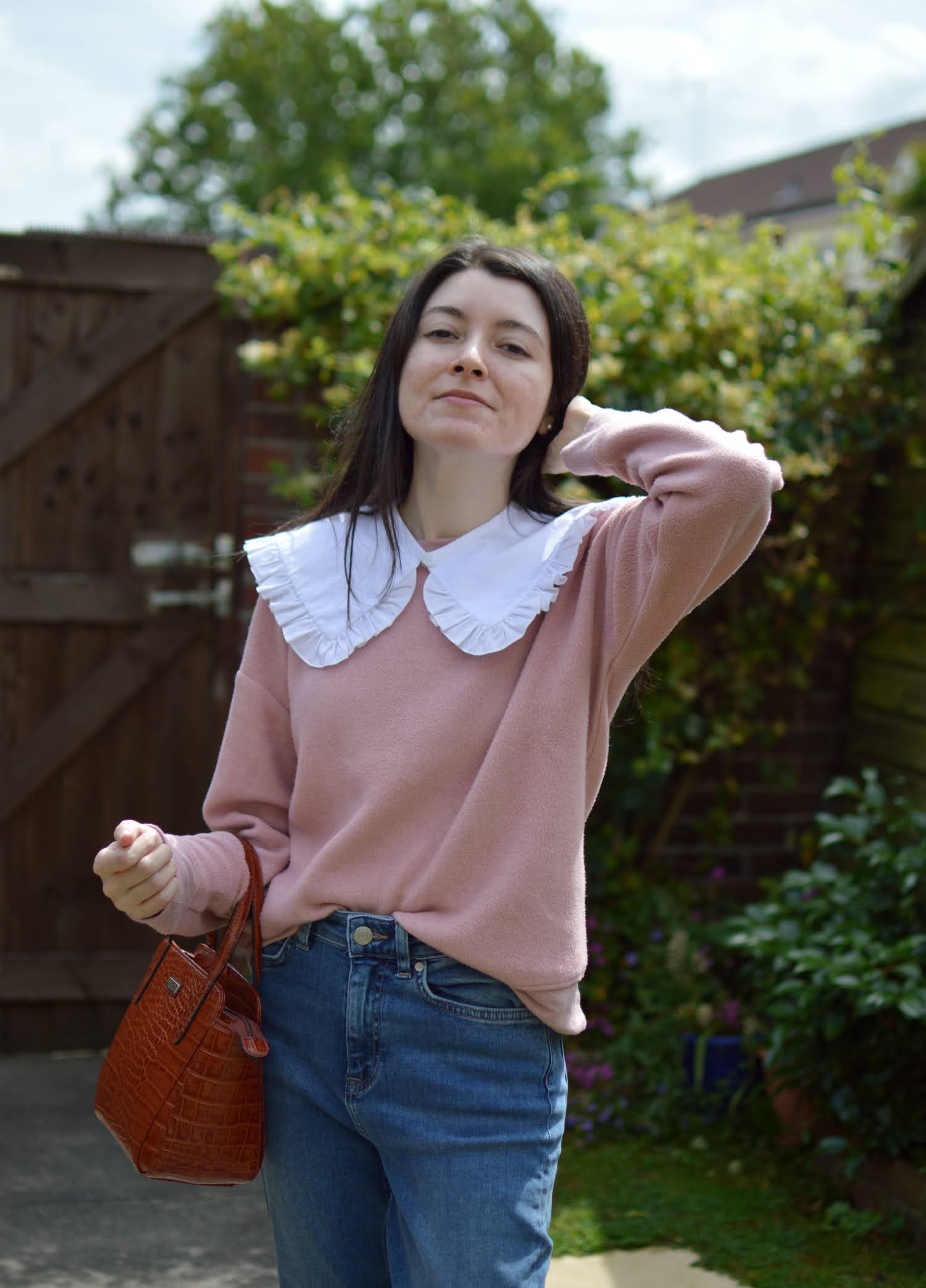 Ruffle Collar & Pink