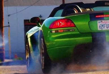 Video: Dodge Viper burning wheels