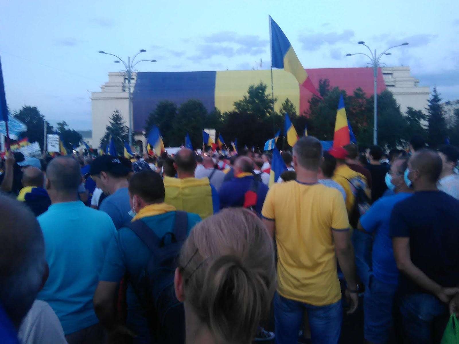 La protestul din 10 august din Piața Victoriei, am fost apărată de forțele... divine